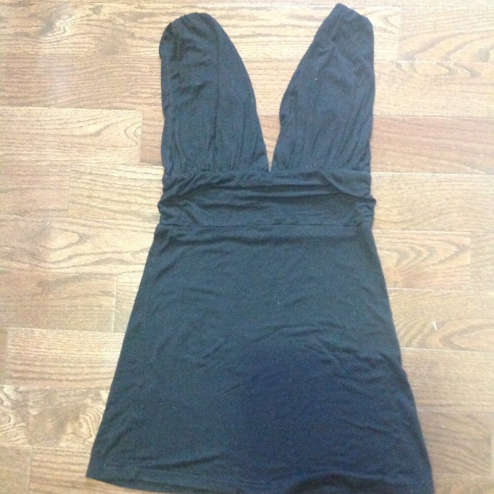 Brand new Classic Deep-cut Top